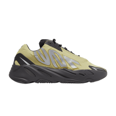 Yeezy Boost 700 Mnvn Resin