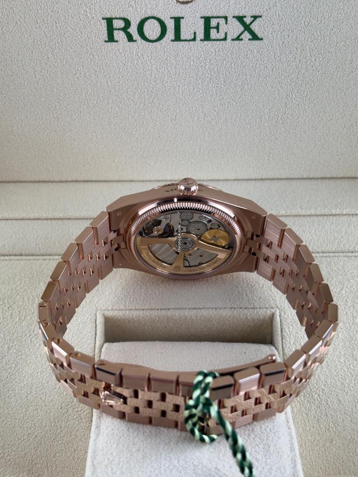 Rolex | Land-Dweller | 127235 | Rose gold | 36 mm | Rose gold | White | Automatic
