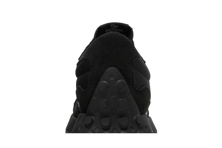New Balance 327 Triple Black