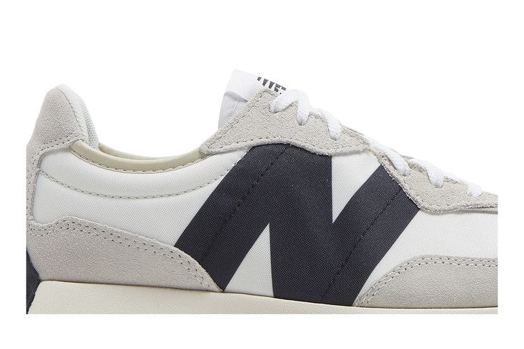 New Balance Wmns 327 'Sea Salt Black'