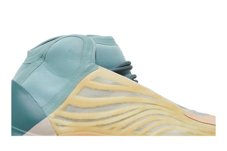 Yeezy Quantum Hi-Res Coral