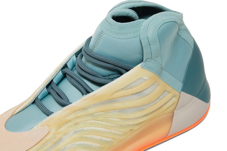 Yeezy Quantum Hi-Res Coral