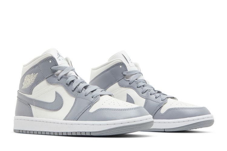 Wmns Air Jordan 1 Mid Stealth