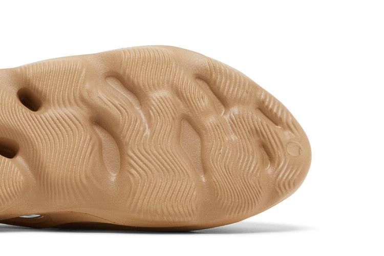 Yeezy Foam Runner Clay Taupe