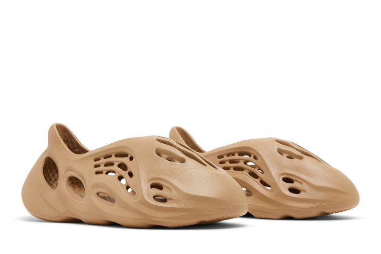Yeezy Foam Runner Clay Taupe