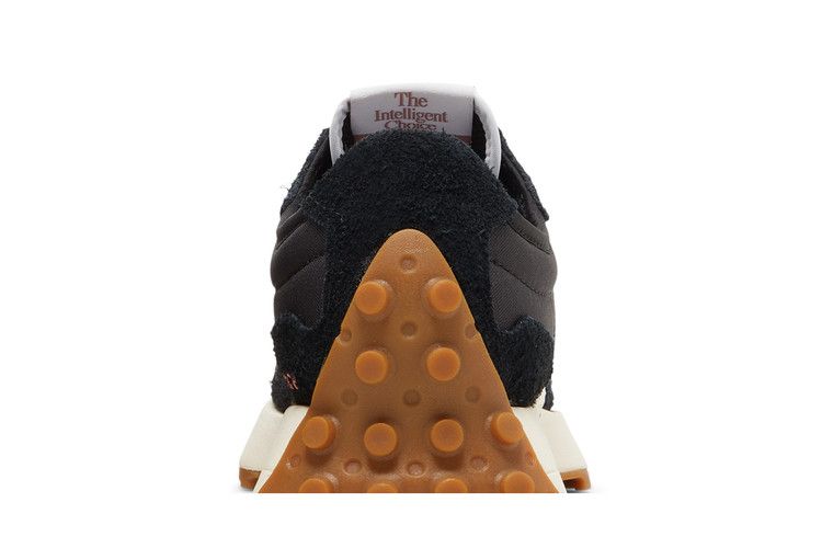New Balance Wmns 327 'Black White Gum'