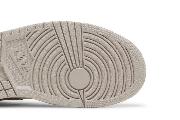 Air Jordan 1 Mid SE Craft Inside Out Taupe Haze