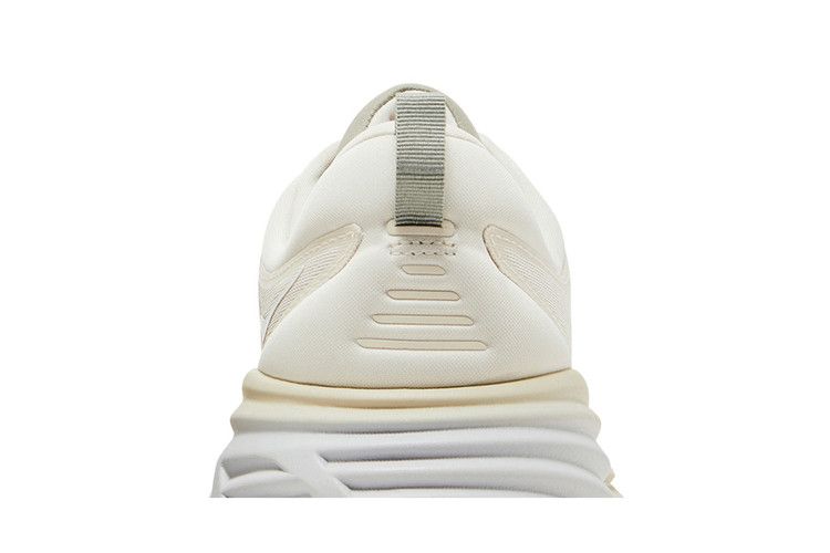 Hoka Bondi 8 Oat Milk Barley