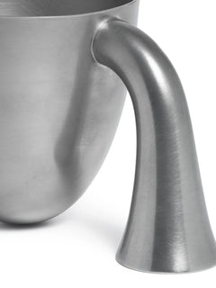 tin support jug
