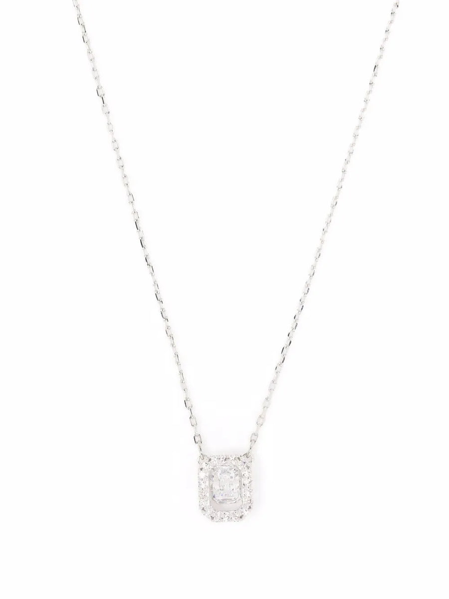 Una pendant necklace