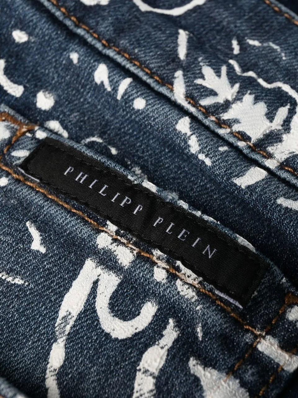 all-over graphic-print jeans