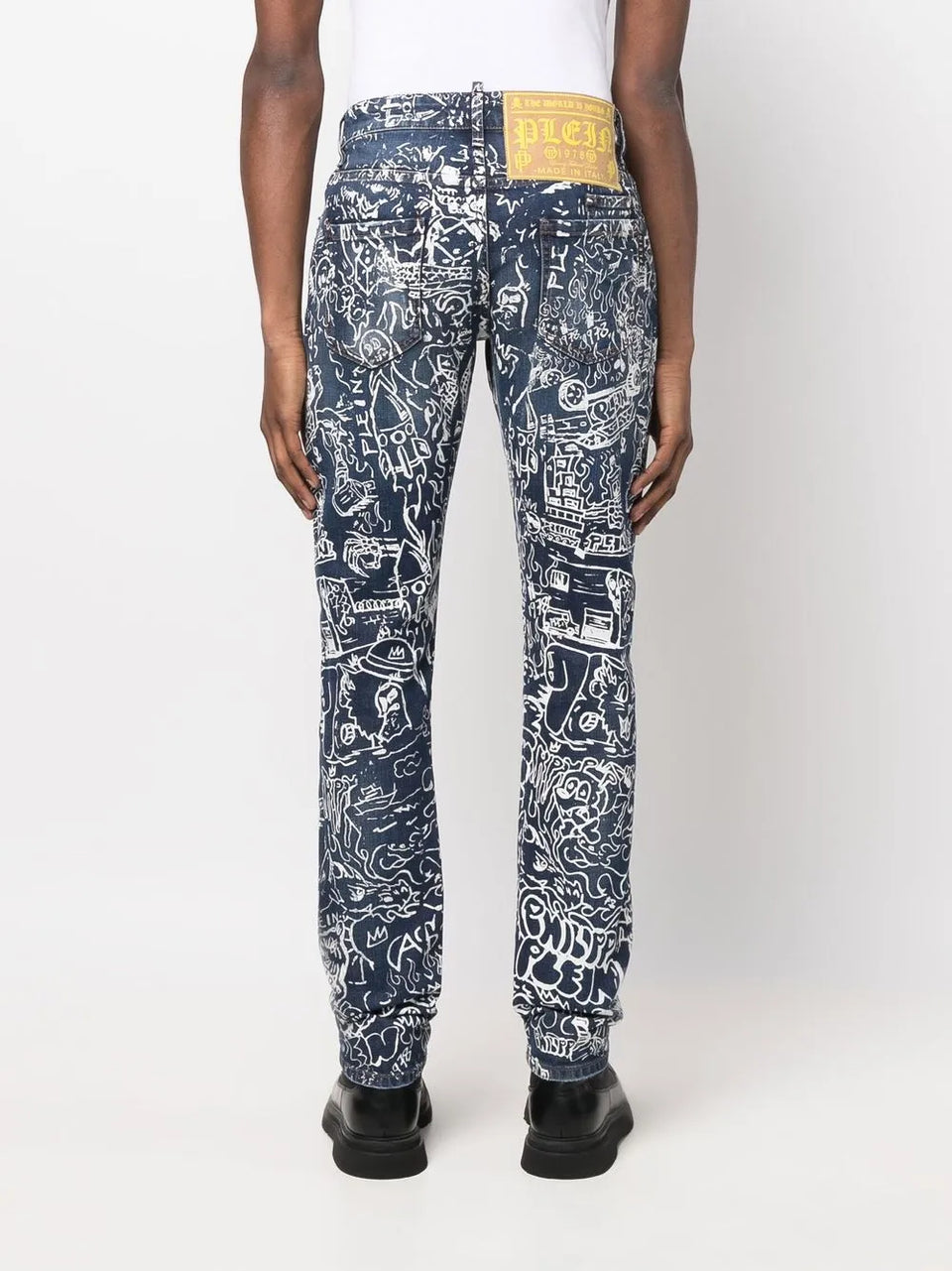 all-over graphic-print jeans