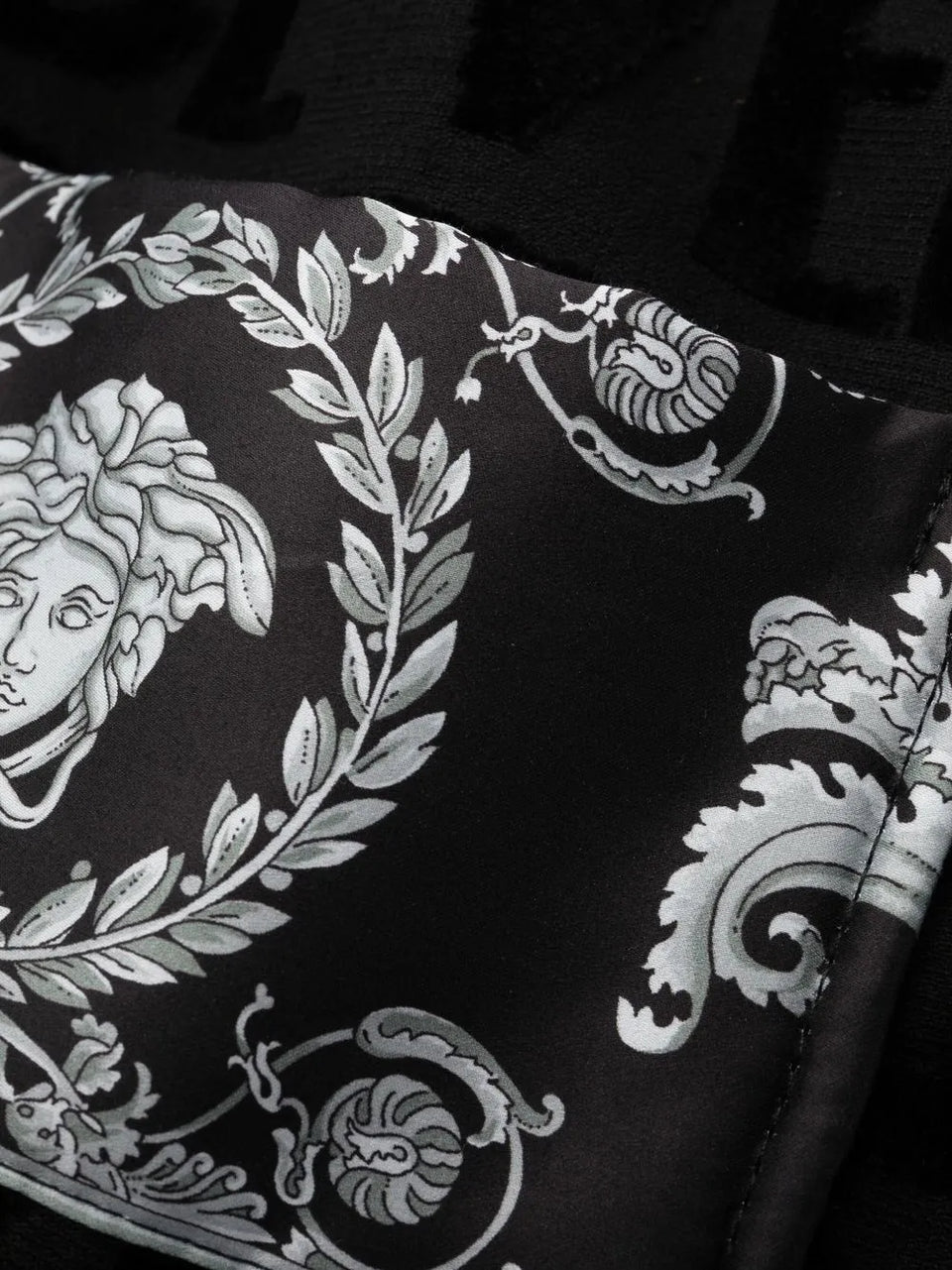 I Love Baroque bathrobe