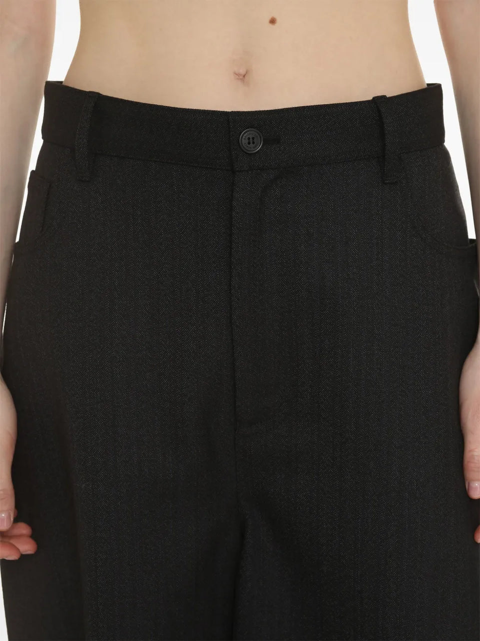 wide-leg cropped trousers
