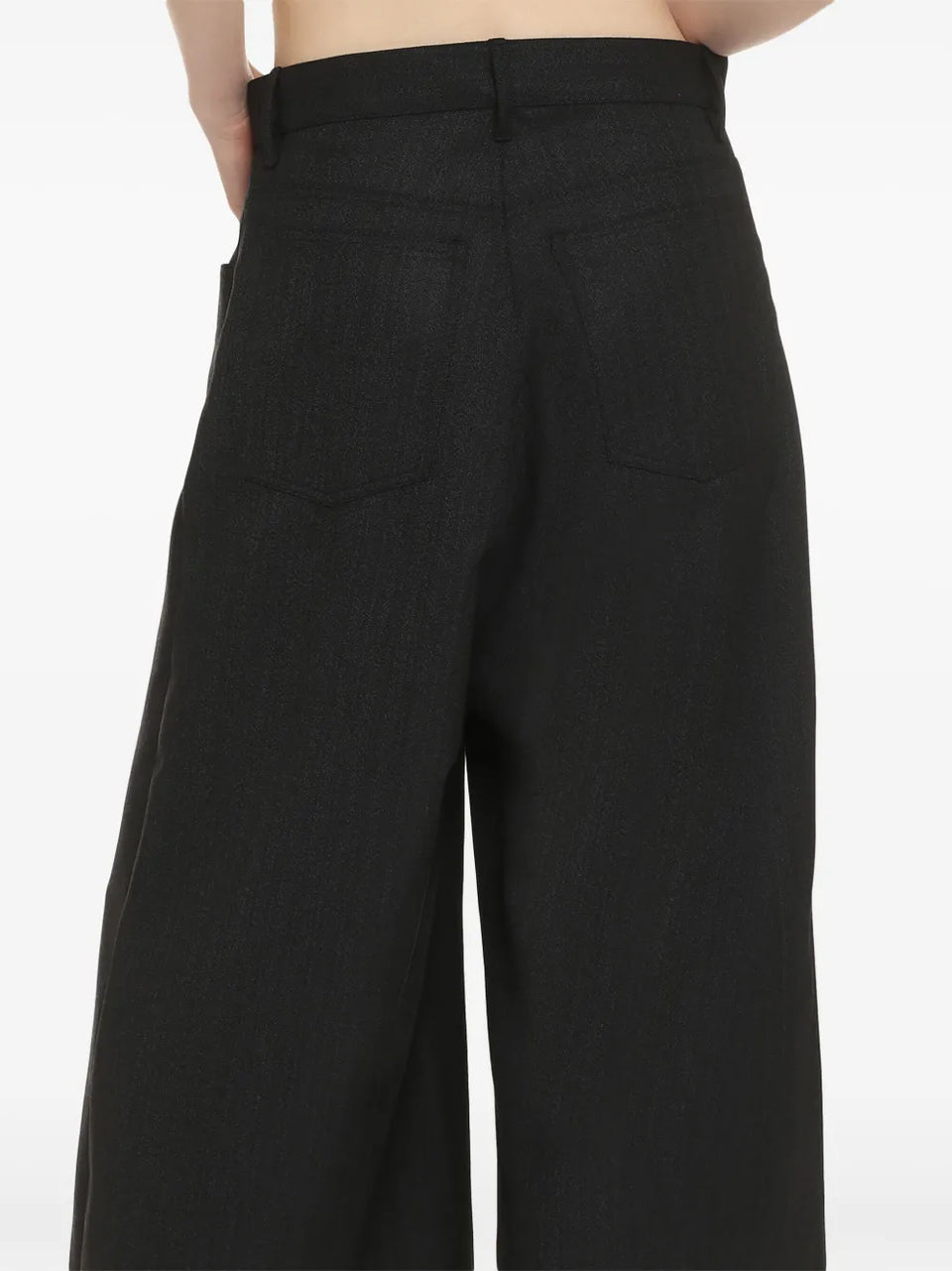 wide-leg cropped trousers
