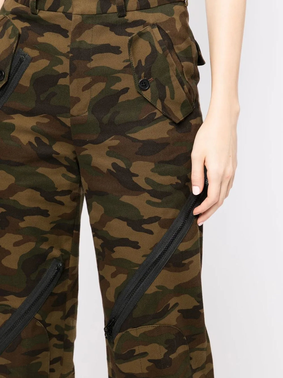 camouflage zip-detail trousers