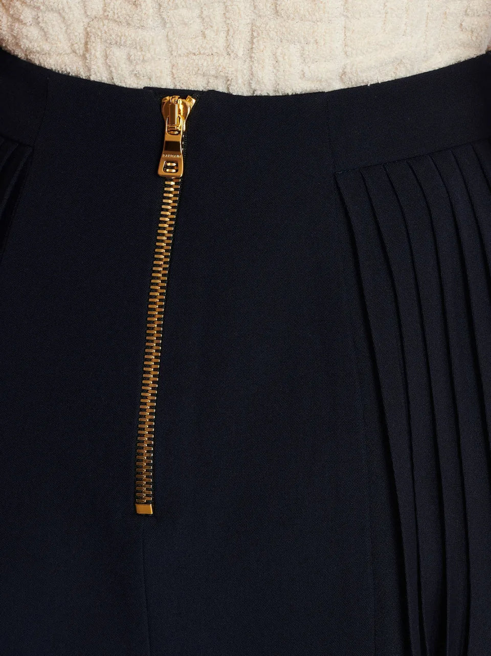 button-detail pleated miniskirt