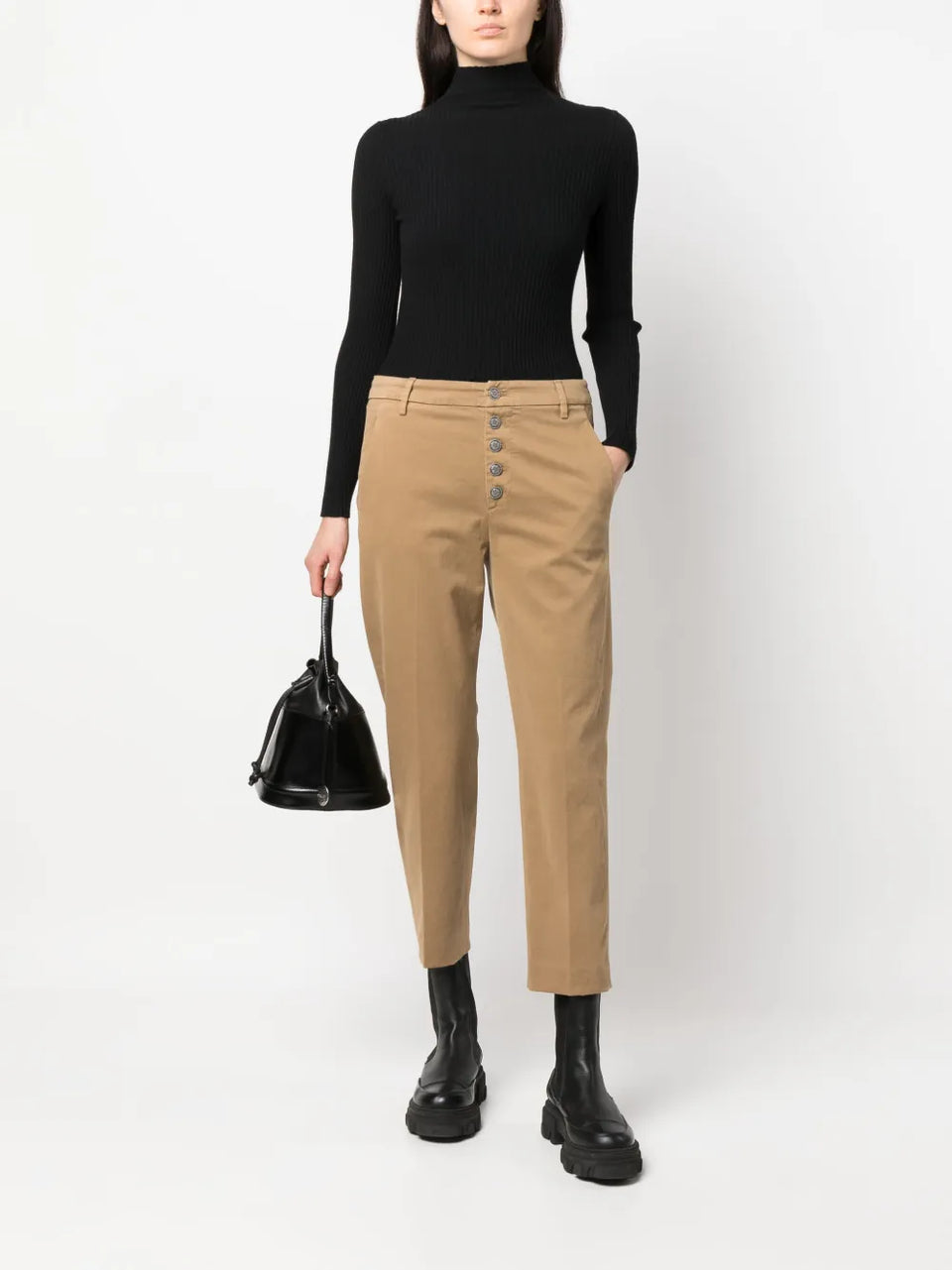 straight-leg cropped trousers