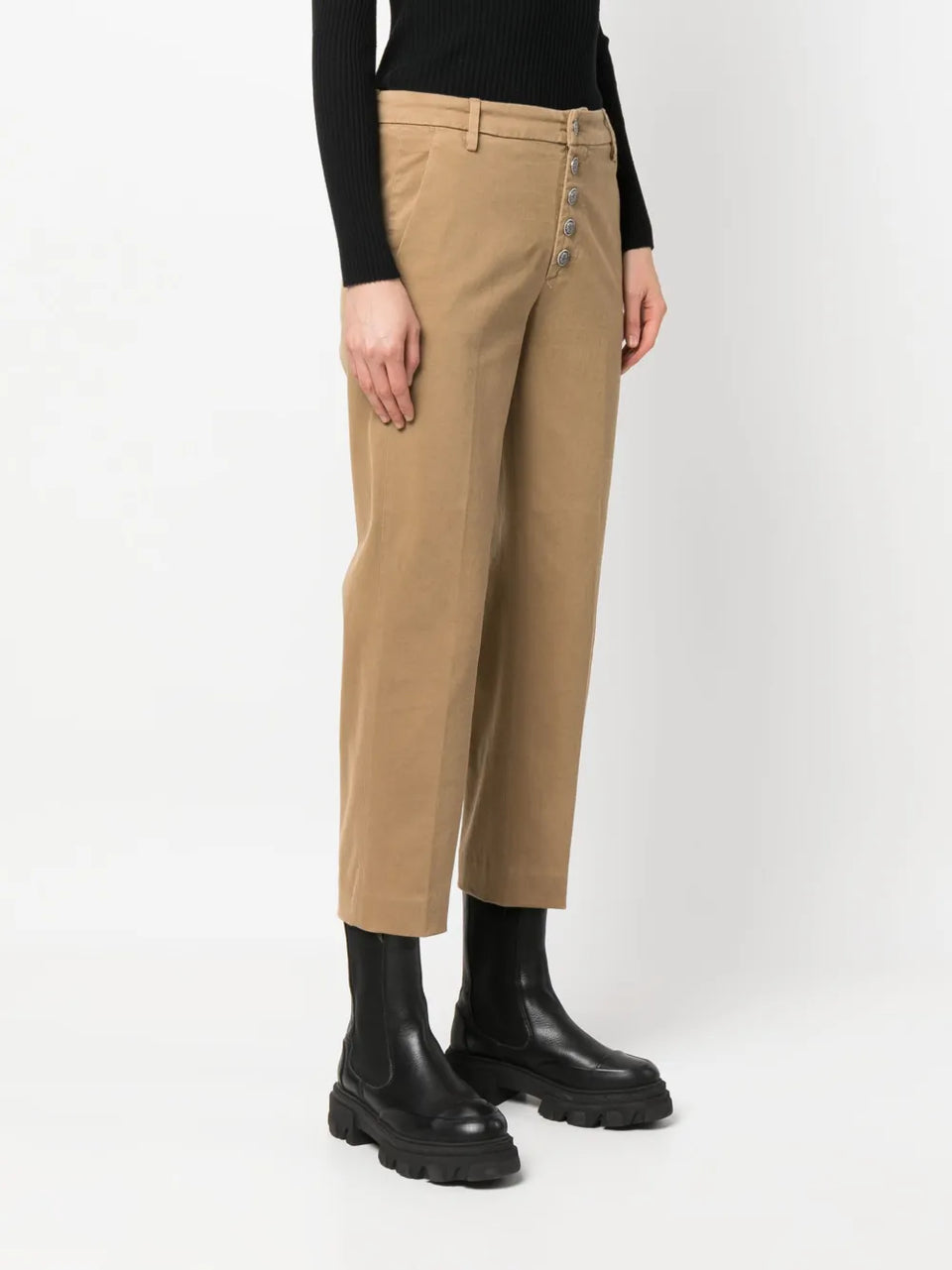 straight-leg cropped trousers