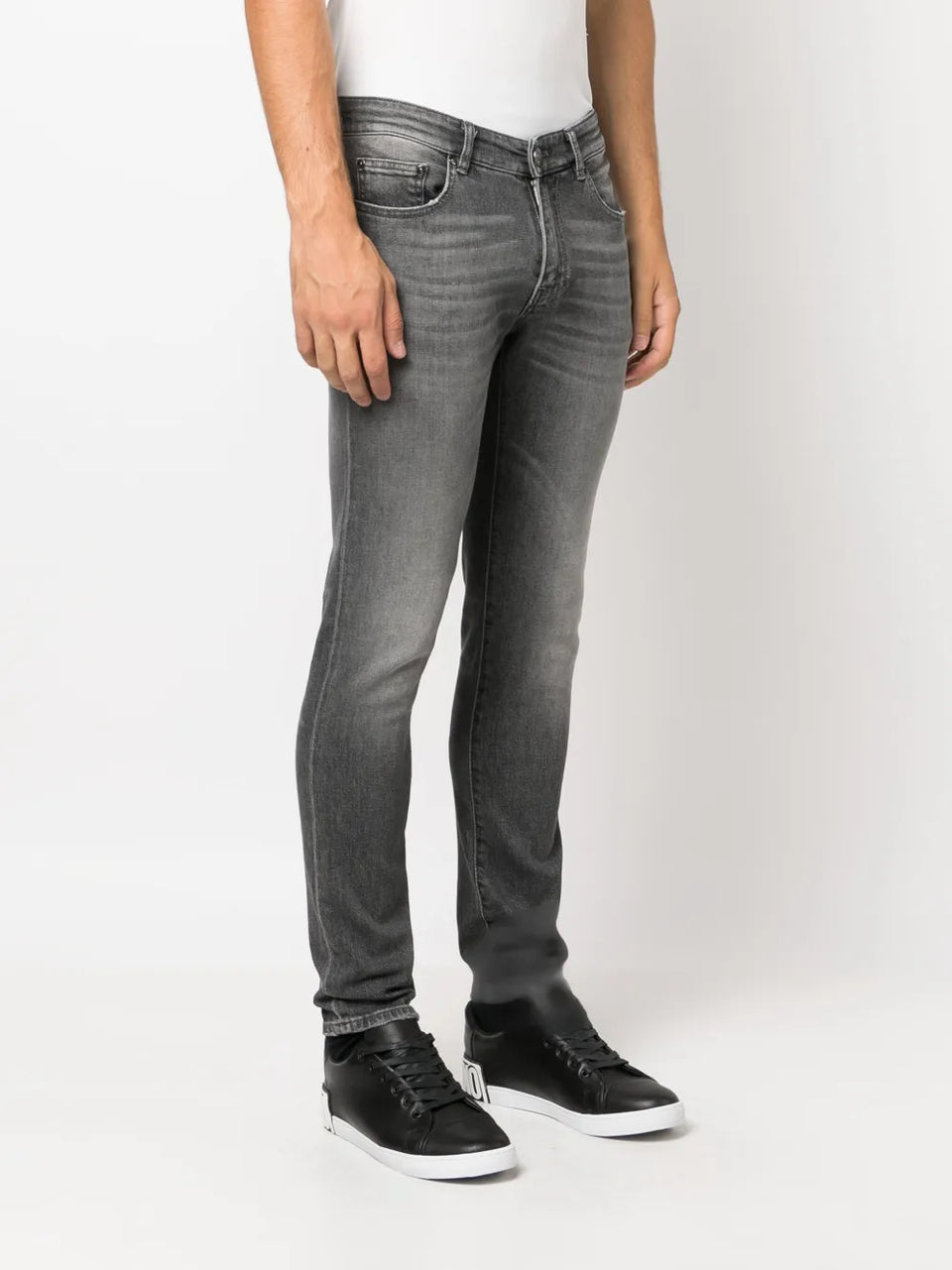mid-rise slim-cut jeans