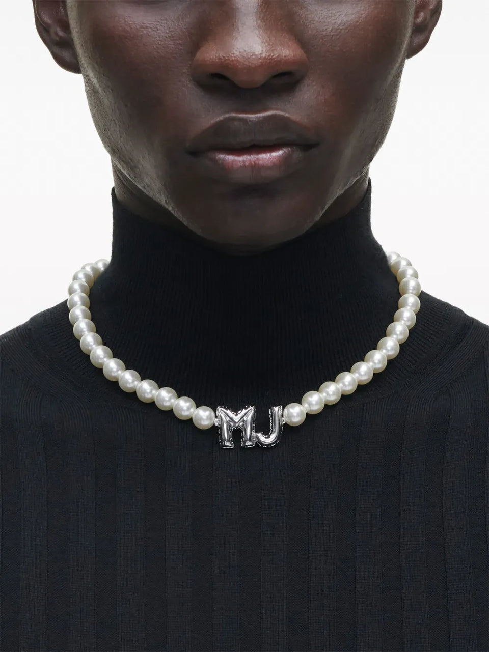 MJ logo-lettering pearl necklace