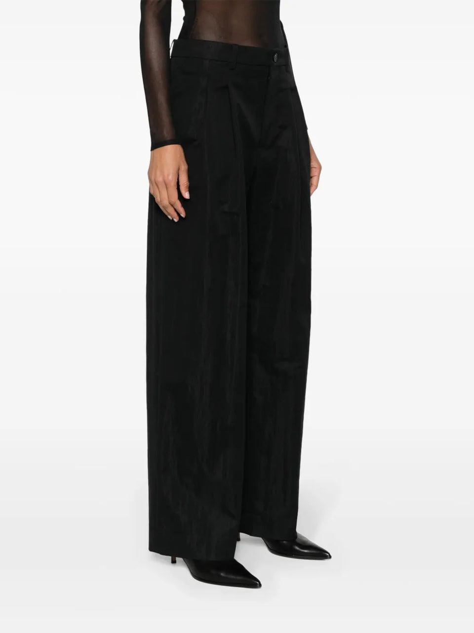 wide-leg tailored trousers