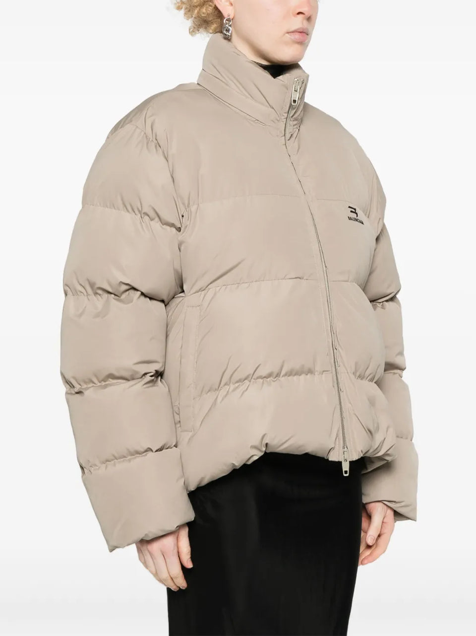 logo-embroidered puffer jacket