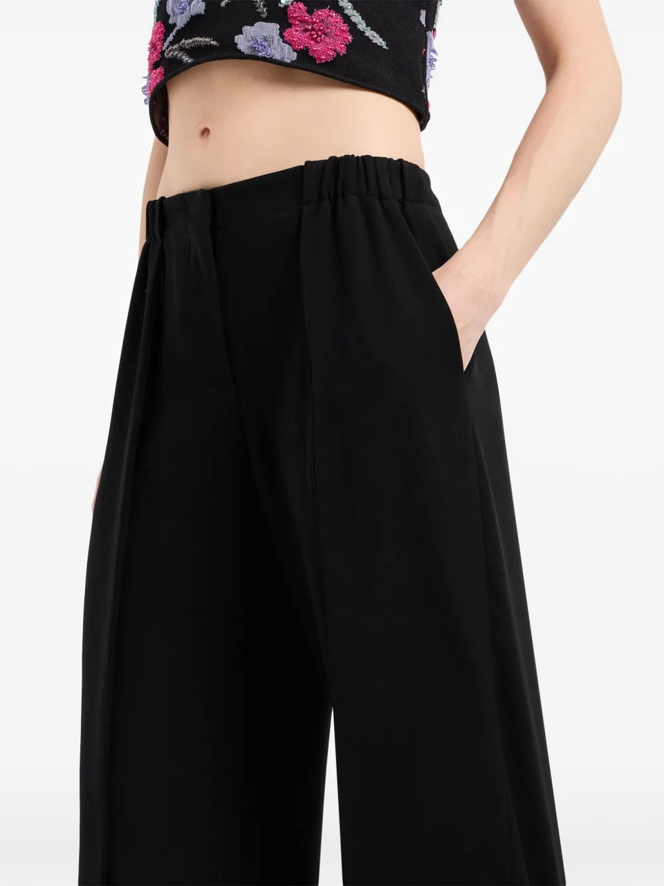 elasticated-waistband straight-leg trousers