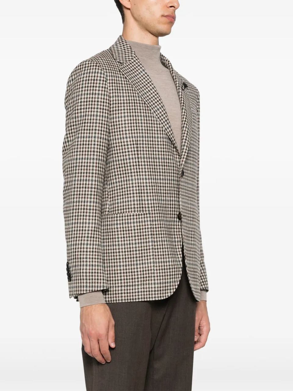 brooch-detail blazer