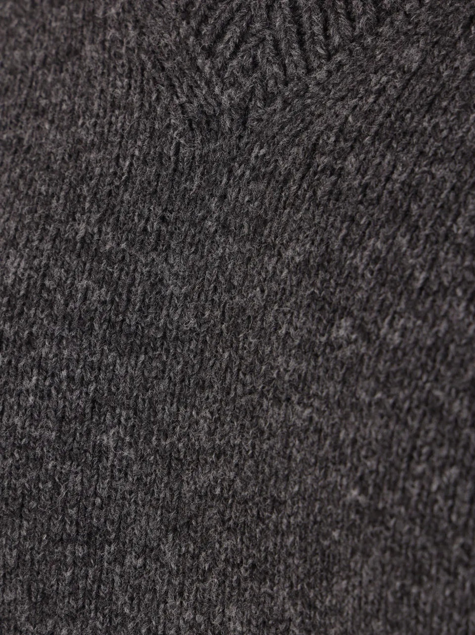 Shetland V-neck jumper