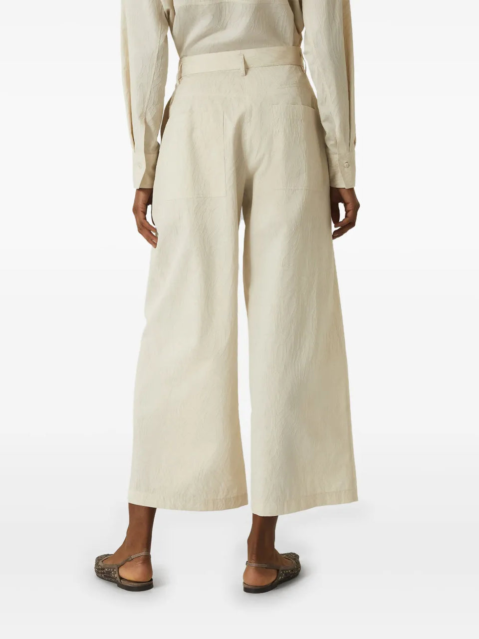 wide-leg cropped trousers