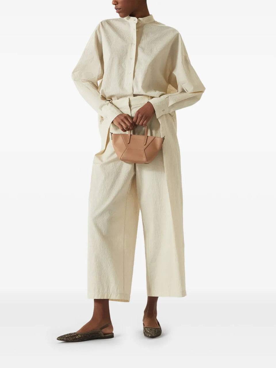 wide-leg cropped trousers