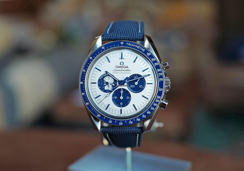 Omega Speedmaster Professional Moonwatch Silver Snoopy Award Co-Axial Chronograph 42mm