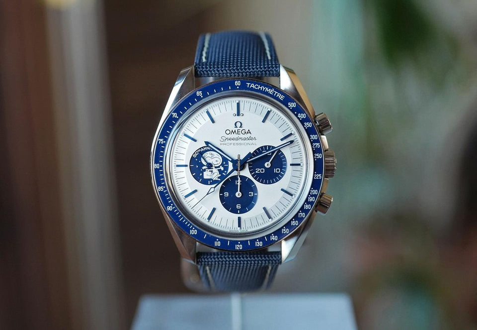 Omega Speedmaster Professional Moonwatch Silver Snoopy Award Co-Axial Chronograph 42mm