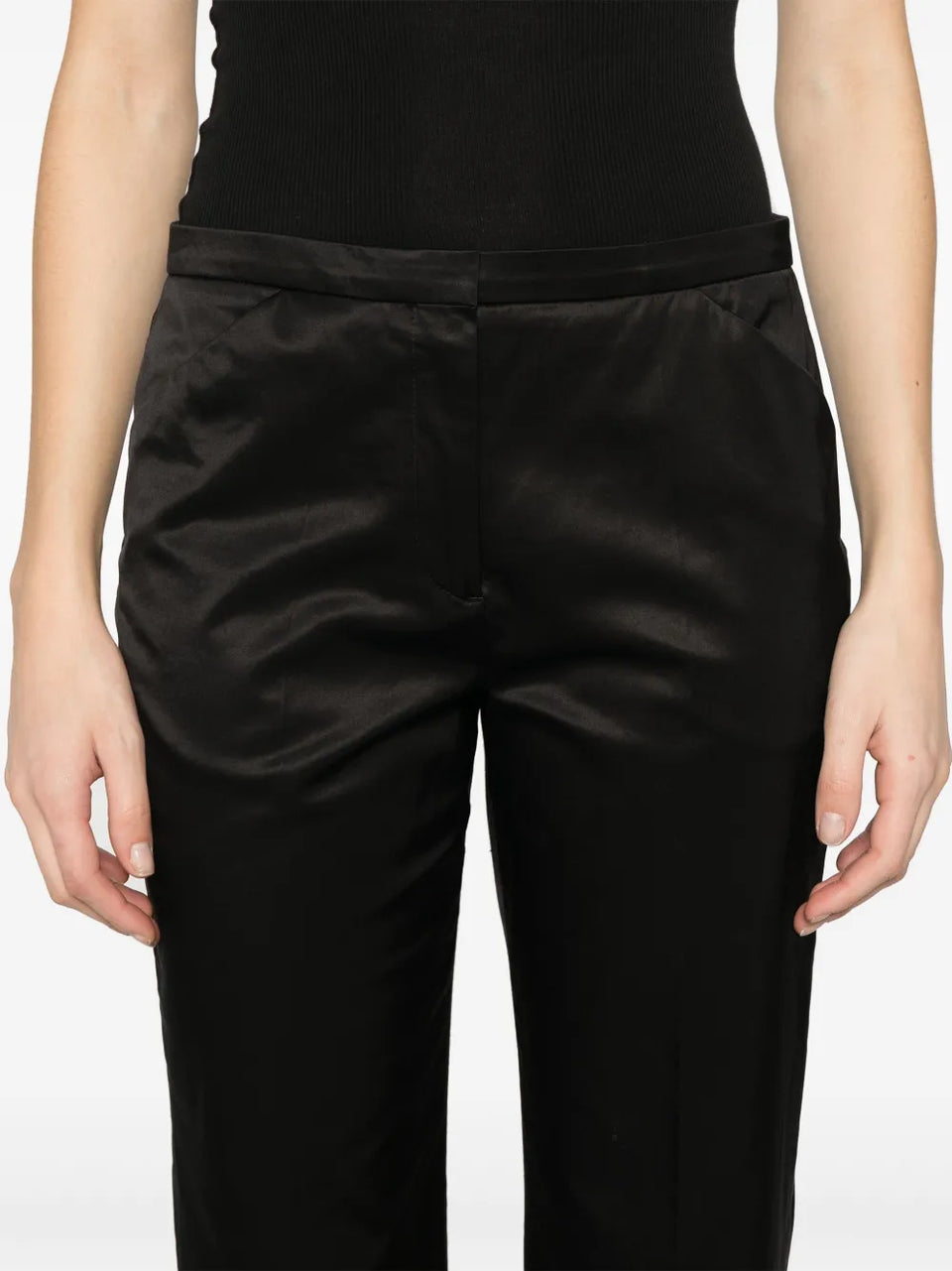 straight-leg cropped trousers