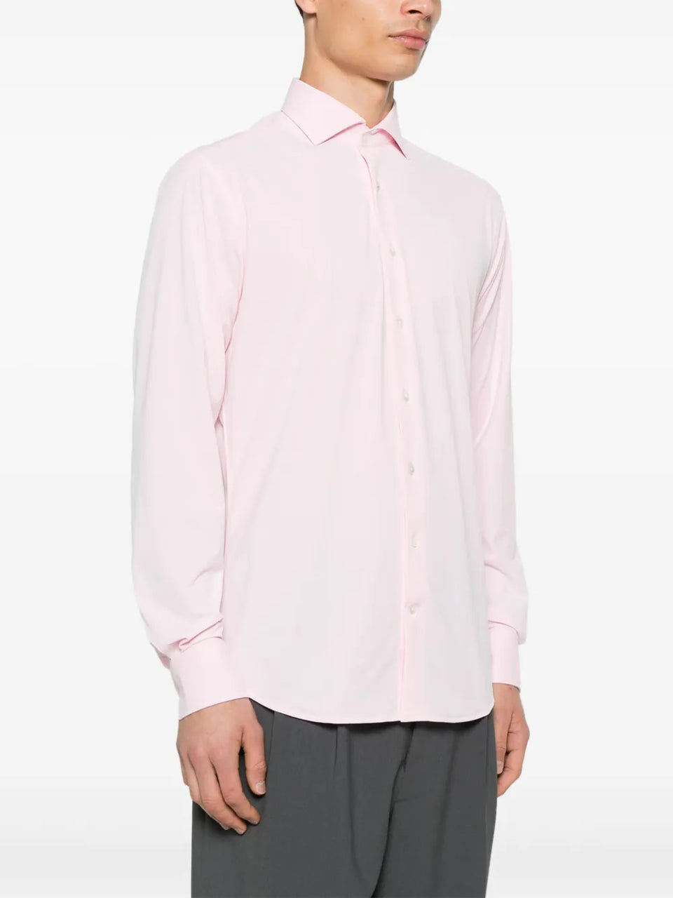cutaway-collar shirt