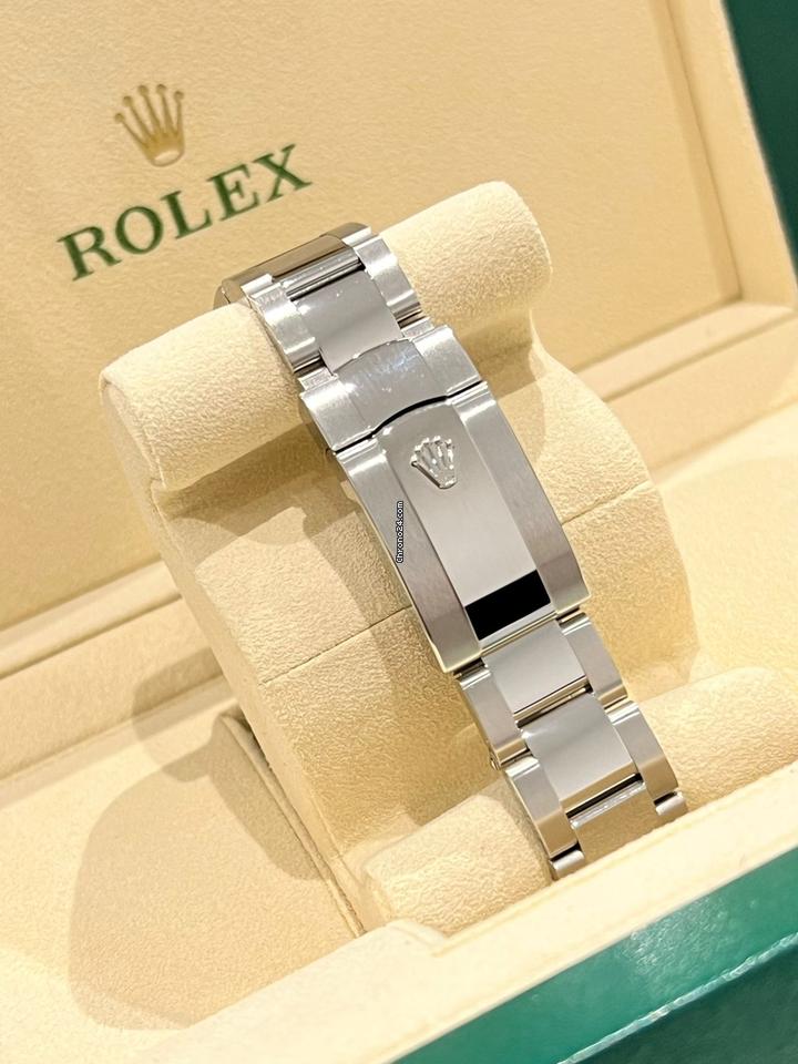 Rolex | Datejust | 126334 | White gold | 41 mm | Steel | Silver | Automatic