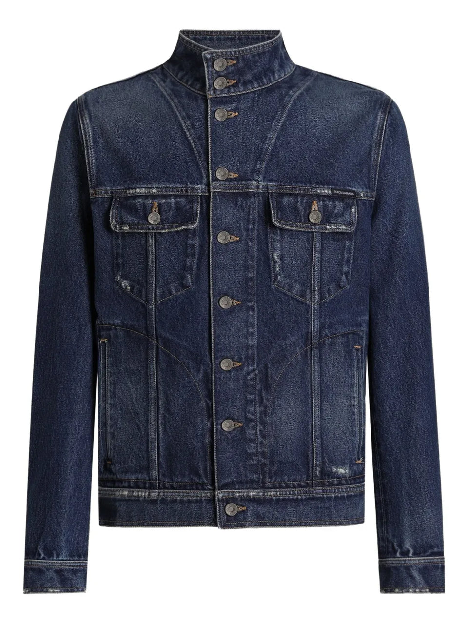 button-fastening denim jacket