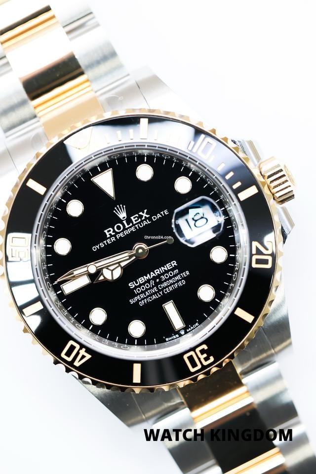 Rolex | Submariner | 126613LN | Yellow gold | 41 mm | Gold/Steel | Black | Automatic