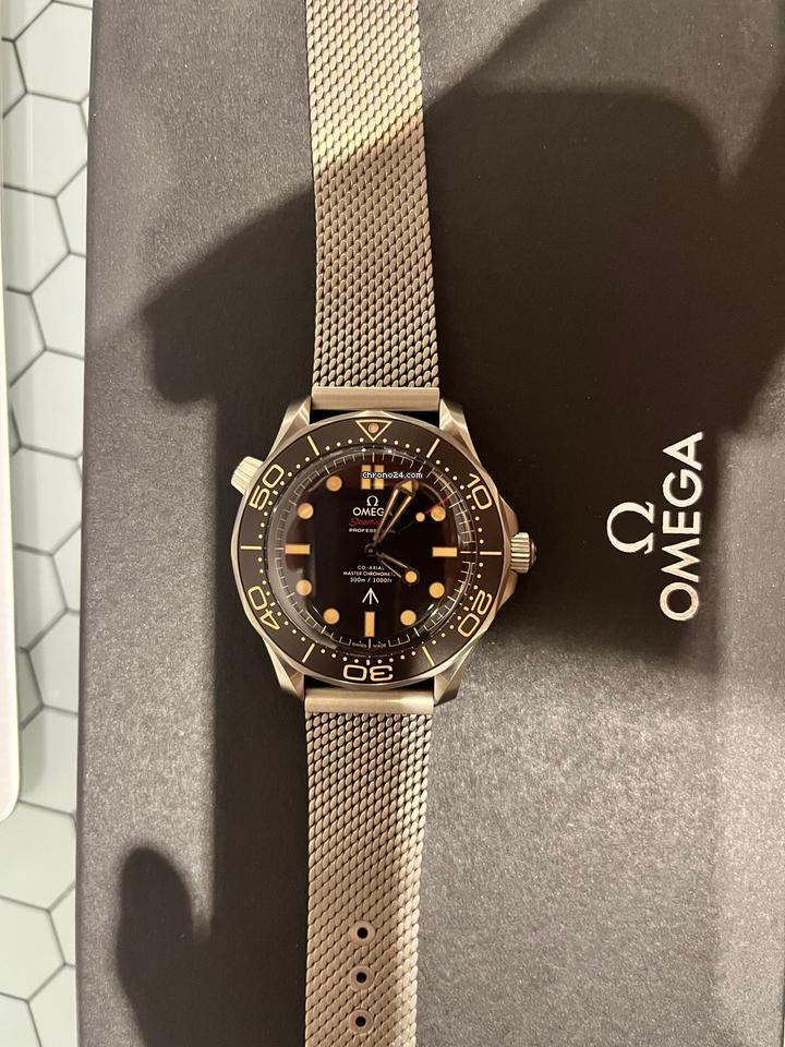 Omega Seamaster Diver 300 MED. 007 TITANIO