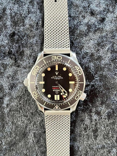 Omega Seamaster Diver 300 MED. 007 TITANIO