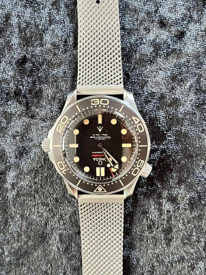 Omega Seamaster Diver 300 MED. 007 TITANIO
