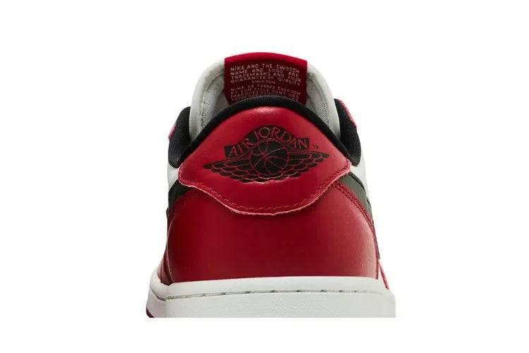 Air Jordan 1 Retro Low OG Chicago 2025