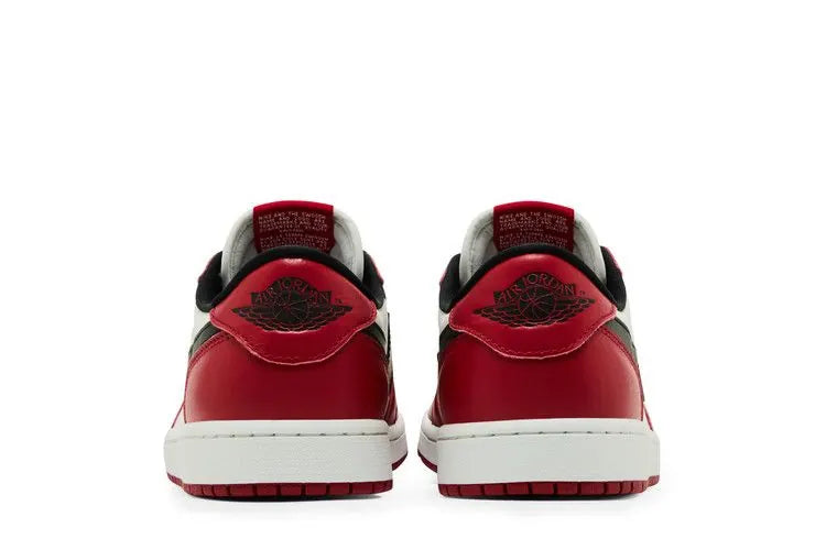 Air Jordan 1 Retro Low OG Chicago 2025