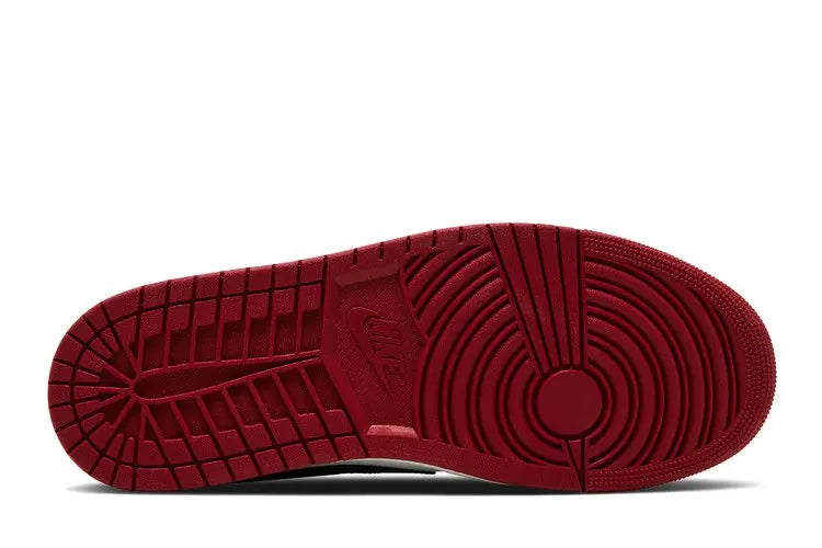 Air Jordan 1 Retro Low OG Chicago 2025