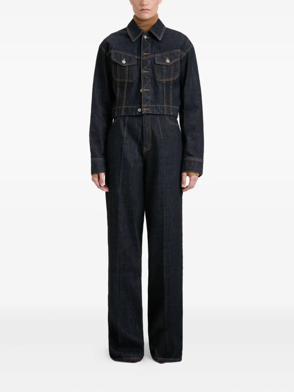 button-fastening denim jacket