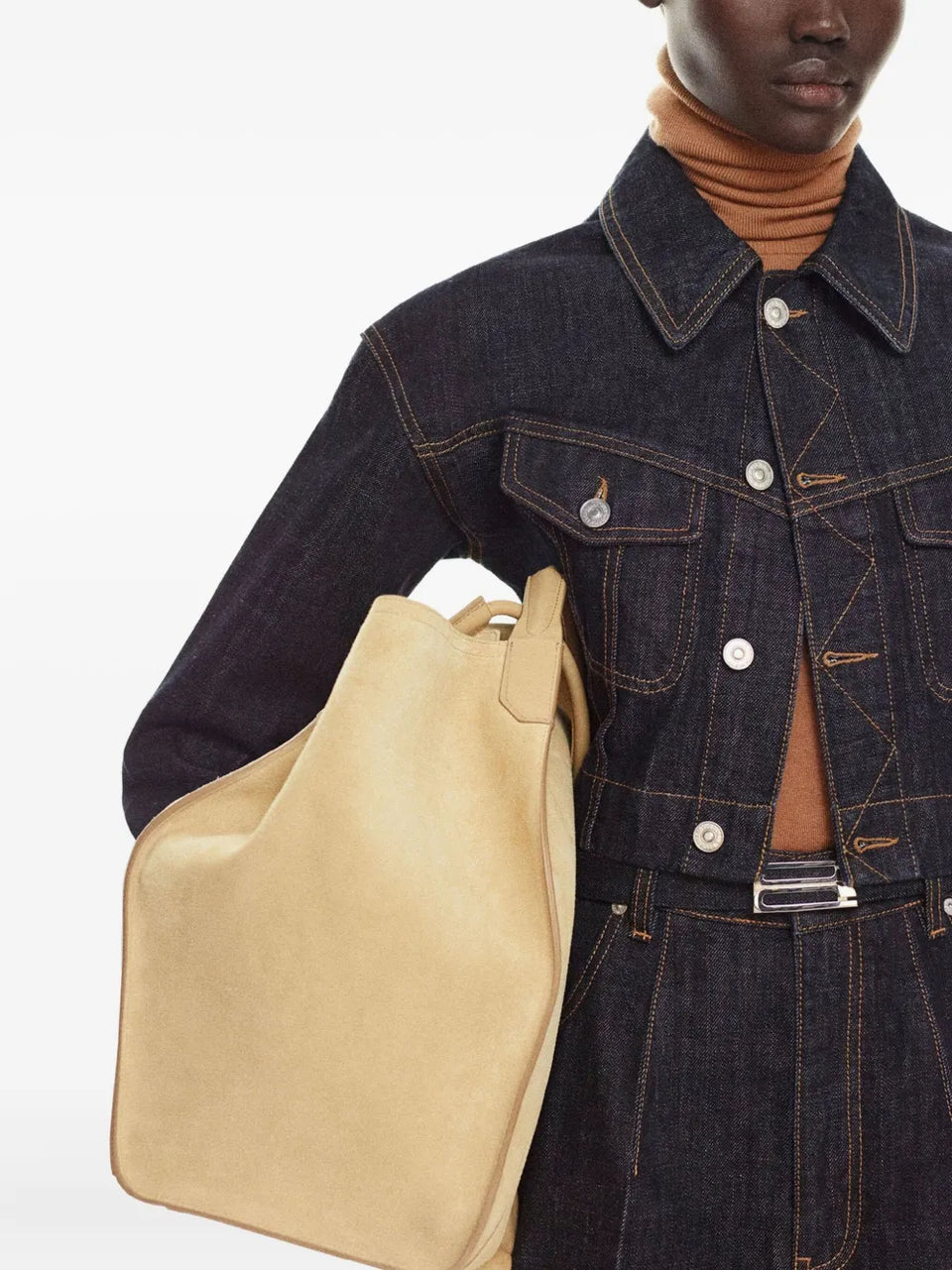 button-fastening denim jacket