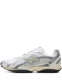 204L sneakers