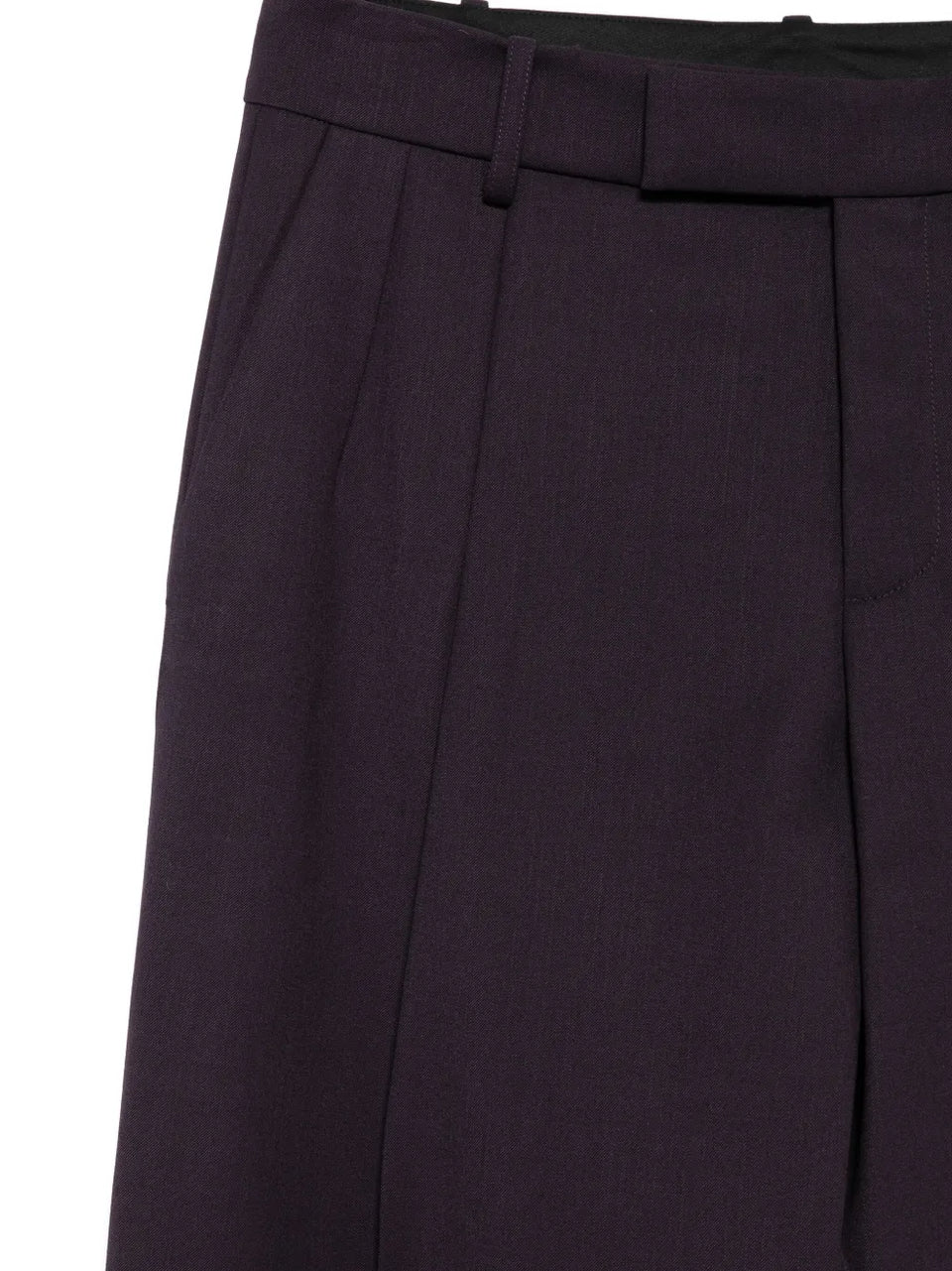 pleated pants