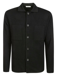 cutaway-collar shirt